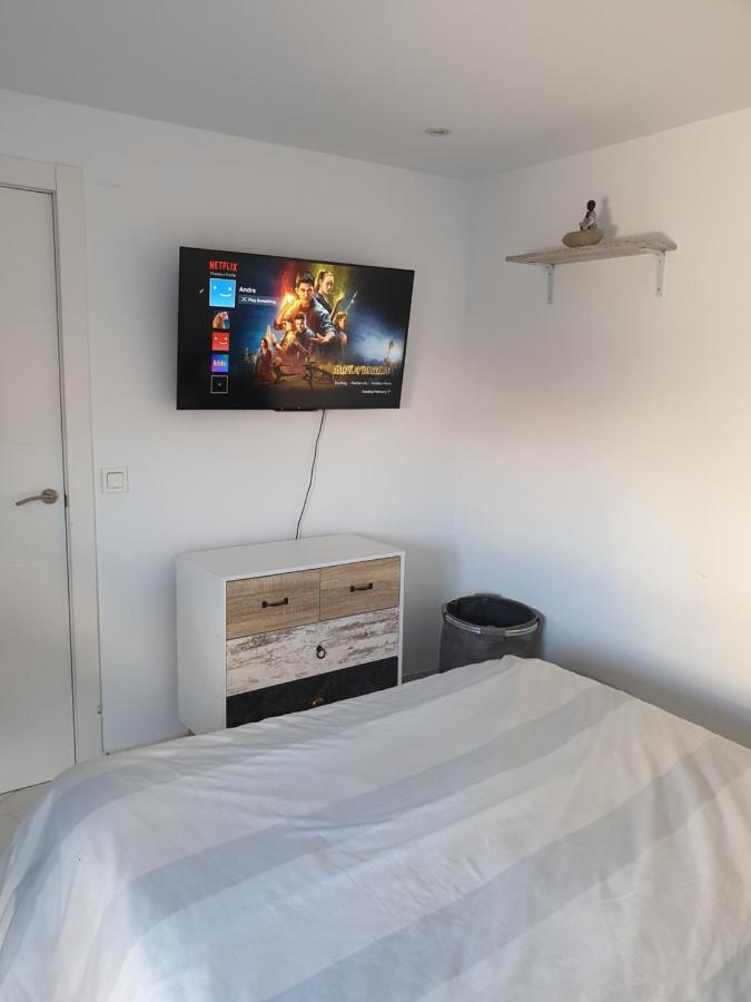 Beachside Apartment In Torrevieja Bagian luar foto