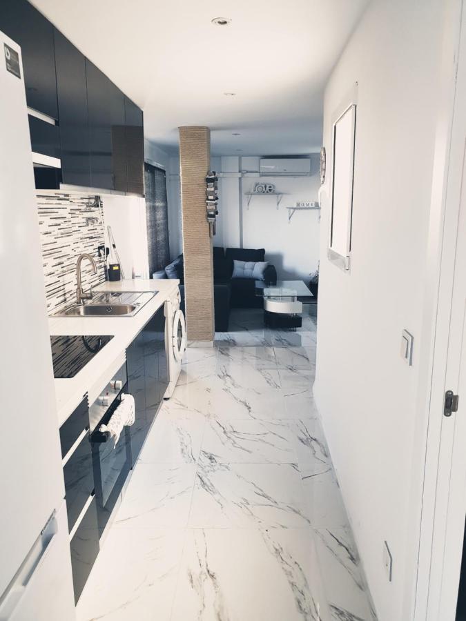 Beachside Apartment In Torrevieja Bagian luar foto