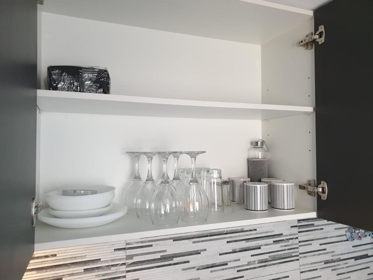Beachside Apartment In Torrevieja Bagian luar foto