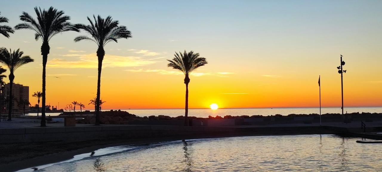 Beachside Apartment In Torrevieja Bagian luar foto